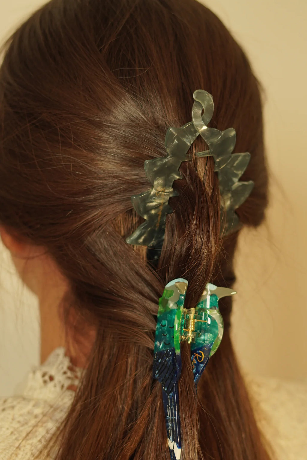 Ni de aquí ni de allá Hairclip Renesme
  - Acetato de Celulosa
