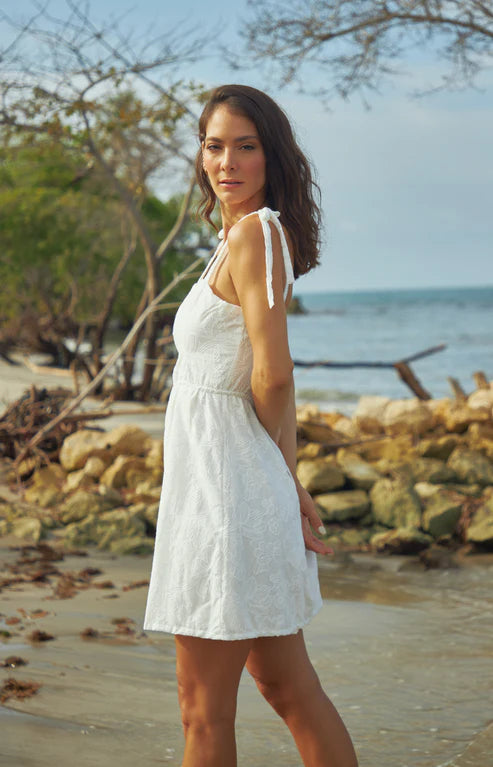 Vestido de Playa en Tela Bordada Menorca